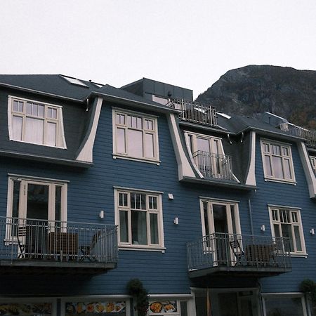 Blue House Dormitory Odda Luaran gambar